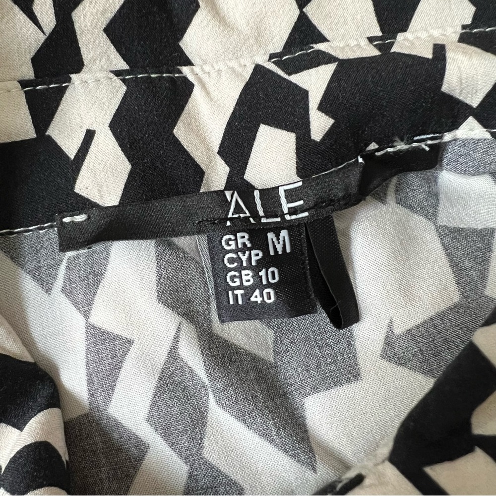 Ale Italian Made Asymmetrical Hem Button Down Top - sz M - Picture 5 of 6
